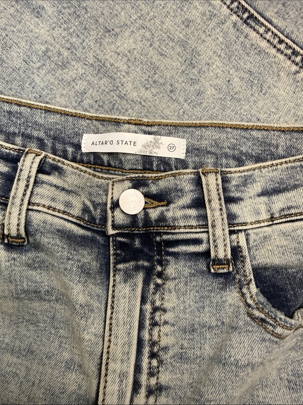 Altar’d State High-Waisted Distressed Straight Leg Jeans - Acid Wash - Picture 8 of 11